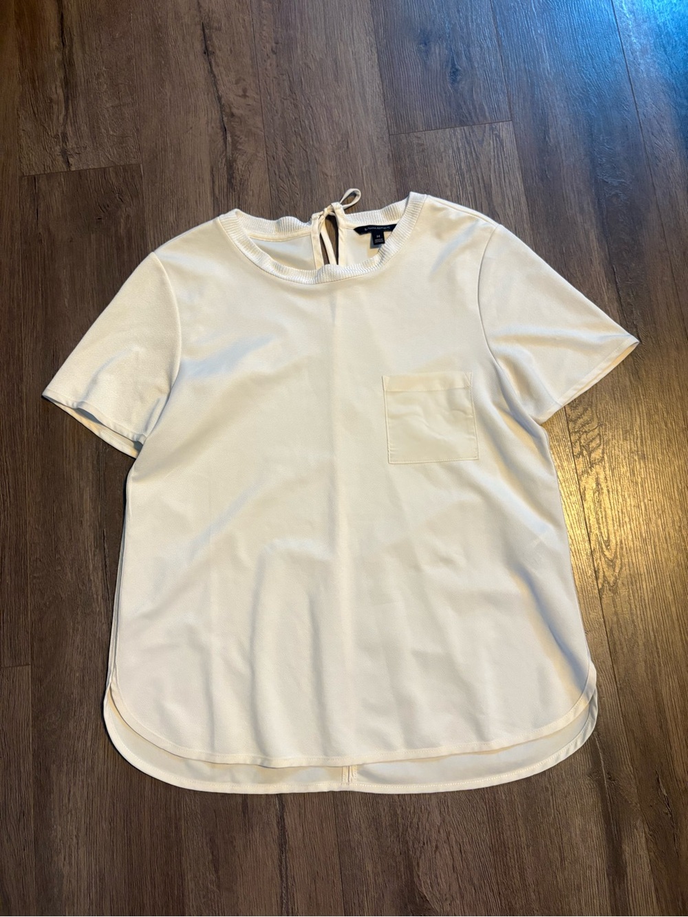 Banana Republic White Short Sleeve Pocket Blouse Top Tie Back Size Medium Shirt